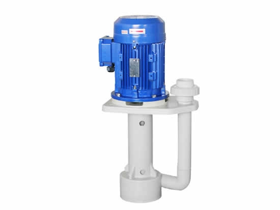 Vacuum vertical pump for wastewater filtration