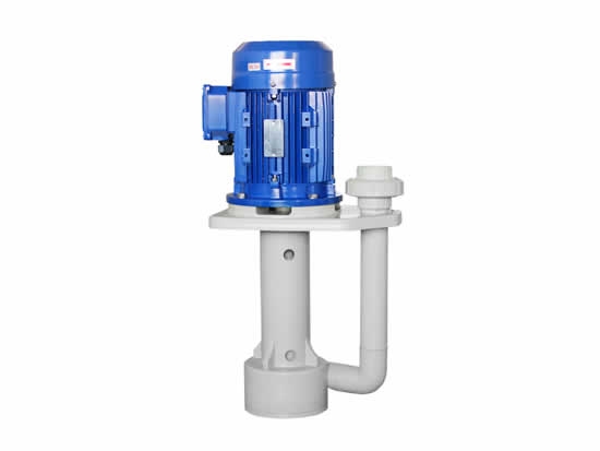 Vacuum vertical pump for wastewater filtration