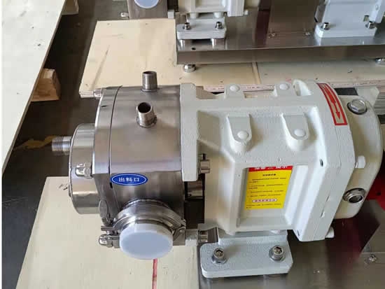 Rotary Lobe pump with heat jacket